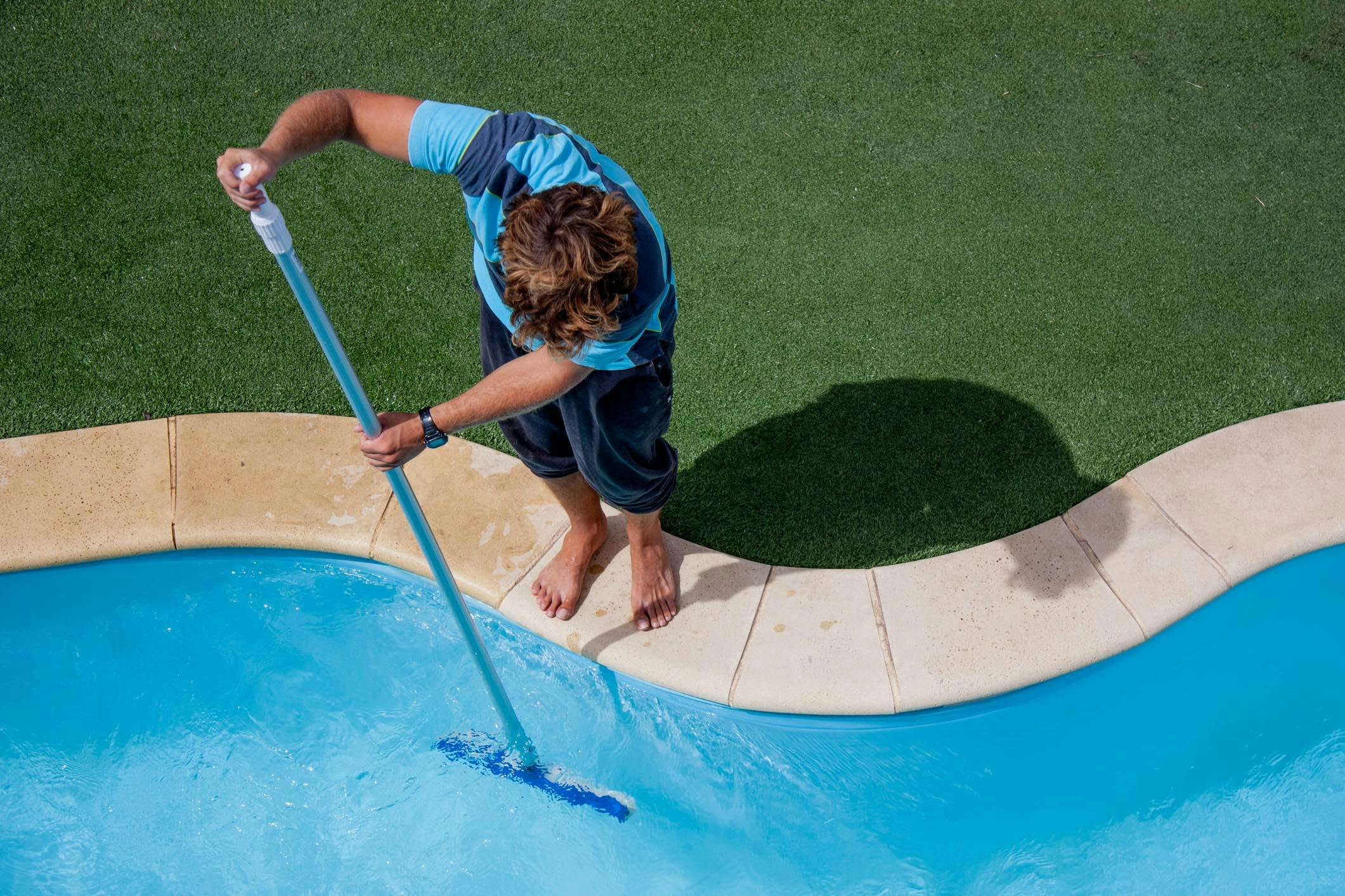 professional pool cleaner with vacuum